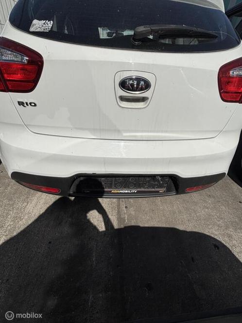 Achterbumper wit Kia Rio III ('10-'20), Auto-onderdelen, Carrosserie en Plaatwerk, Bumper, Kia, Achter, Gebruikt, Ophalen