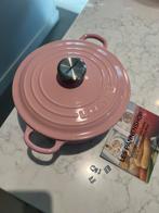Nieuwe Le Creuset braadpan Chiffon Pink 20 cm, Huis en Inrichting, Keuken | Potten en Pannen, Gietijzer, Nieuw, Ophalen of Verzenden