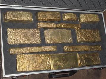 Koffer Vol Met Goud 14 Goudbaren Goudbaar Inclusief Koffer beschikbaar voor biedingen