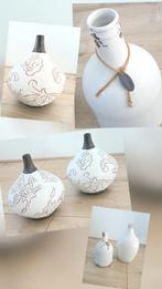 ✅️ Riverdale vazen set van 4 - Wit met decoratief patroon, Ophalen of Verzenden, Zo goed als nieuw