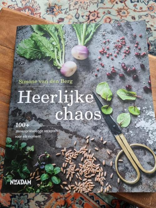 Simone van den Berg - Heerlijke chaos, Boeken, Kookboeken, Zo goed als nieuw, Ophalen of Verzenden