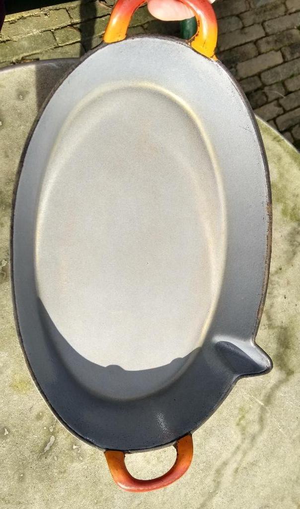 FE BELGIUM DESCOWARE oranje gietijzer ovenschaal Ø32 cm, Huis en Inrichting, Keuken | Potten en Pannen, Gebruikt, Overige typen