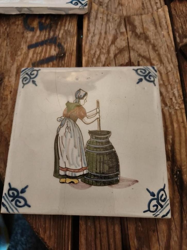 Antiek Keuken Tegeltje - Boterkarnen, Antiek en Kunst, Antiek | Wandborden en Tegels, Ophalen of Verzenden