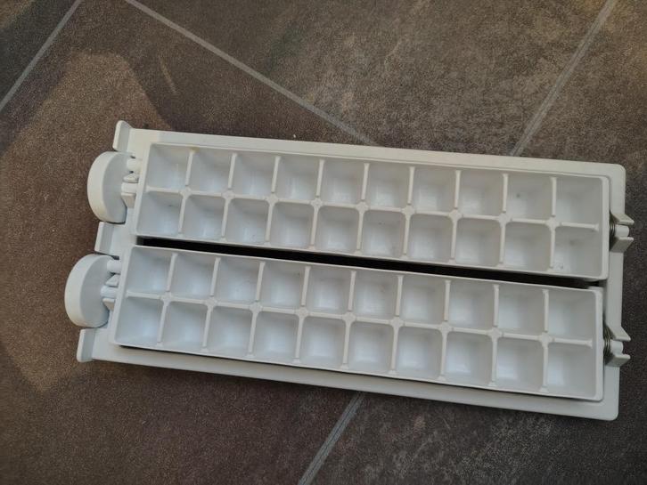 Haier ijsblokjes lade Haier HF-255WSAA, Witgoed en Apparatuur, Vriezers en Diepvrieskisten, Zo goed als nieuw, Vrijstaand, Vrieskast