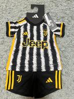 NIEUW, baby voetbal tenue van Juventus (Adidas), maatje 68, Adidas, Jongetje of Meisje, Nieuw, Ophalen of Verzenden