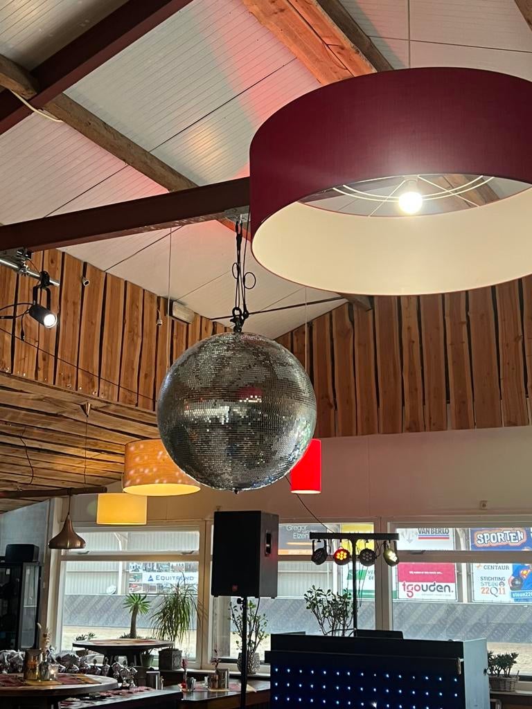 Spiegelbol te huur, Muziek en Instrumenten, Licht en Laser, Ophalen of Verzenden, Zo goed als nieuw, Discobol