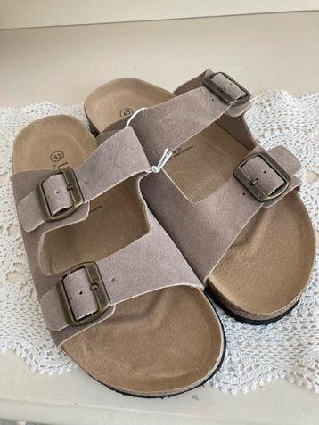 Nieuwe Leren Heren slippers/sandalen, 43 beschikbaar voor biedingen