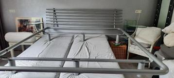 aluminum bedombouw met zijtafeltjes 180 x 200 beschikbaar voor biedingen