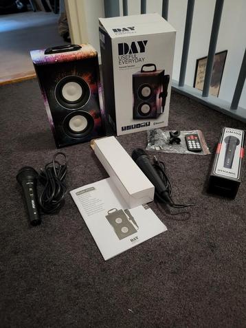 Karaoke speaker day incl 3 microfoons en afstandsbediening   beschikbaar voor biedingen