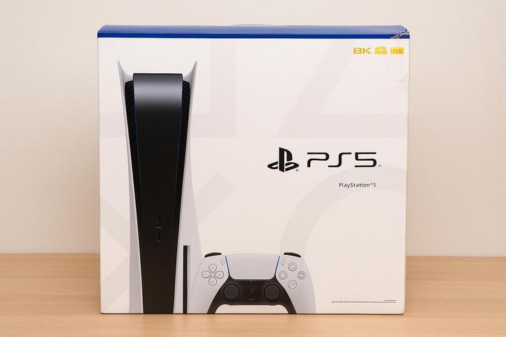 PlayStation 5 Nieuw in doos Goedkoper door doos beschadigd, Spelcomputers en Games, Spelcomputers | Sony PlayStation 5, Nieuw