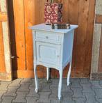 Nacht kast ladekast halkast wit brocante Queen Ann Frankrijk, Huis en Inrichting, Kasten | Ladekasten, Ophalen, Minder dan 50 cm