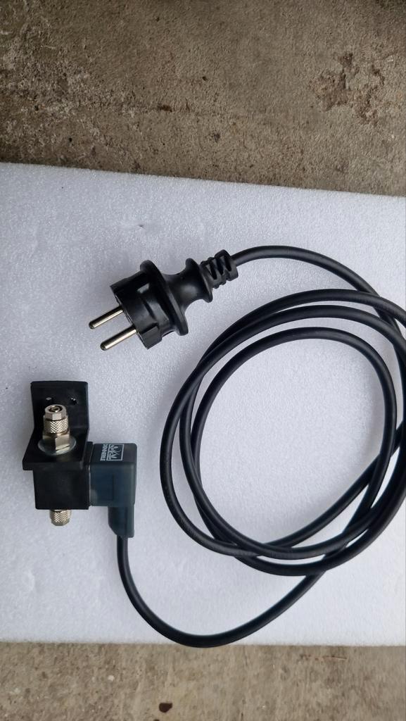 Dennerle CO₂ magneetventiel – Zo goed als nieuw, Dieren en Toebehoren, Vissen | Aquaria en Toebehoren, Zo goed als nieuw, Filter of Co2