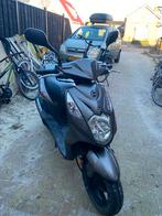 Snor scooter sym 50cc top staat (4500km) gekocht 2020, Fietsen en Brommers, Ophalen of Verzenden, Zo goed als nieuw, Benzine, Overige modellen
