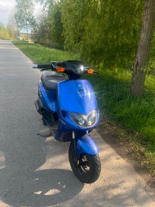 Piaggio Fastrider 2005 Snor, Fietsen en Brommers, Scooters | Piaggio, Gebruikt, Zip, Ophalen of Verzenden