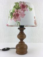 Leuk houten vintage lampje met vrolijke bloemetjes kap, Ophalen, Hout, Zo goed als nieuw, Minder dan 50 cm