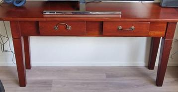 Sidetable beschikbaar voor biedingen