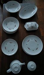 Romantisch en stijlvol servies met rozenmotief, Ophalen