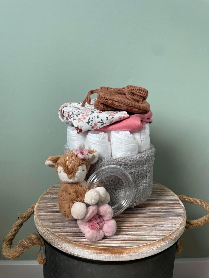 Luiertaart/ kraampakket🌸, Kinderen en Baby's, Kraamcadeaus en Geboorteborden, Nieuw, Kraamcadeau, Ophalen of Verzenden