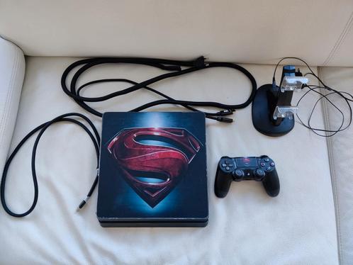 PS4 Slim 500GB (digital) + laadstation + kabelbescherming, Spelcomputers en Games, Spelcomputers | Sony PlayStation 4, Gebruikt
