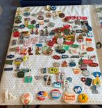 Grote verzameling speldjes in album, Verzamelen, Speldjes, Pins en Buttons, Ophalen of Verzenden, Gebruikt, Merk, Speldje of Pin