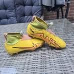 Nike air voetbalschoen 35, Maat XS of kleiner, Ophalen of Verzenden, Gebruikt, Schoenen