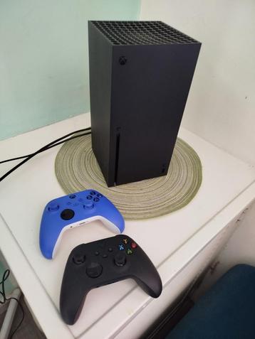 X box series X + 2 x controller beschikbaar voor biedingen