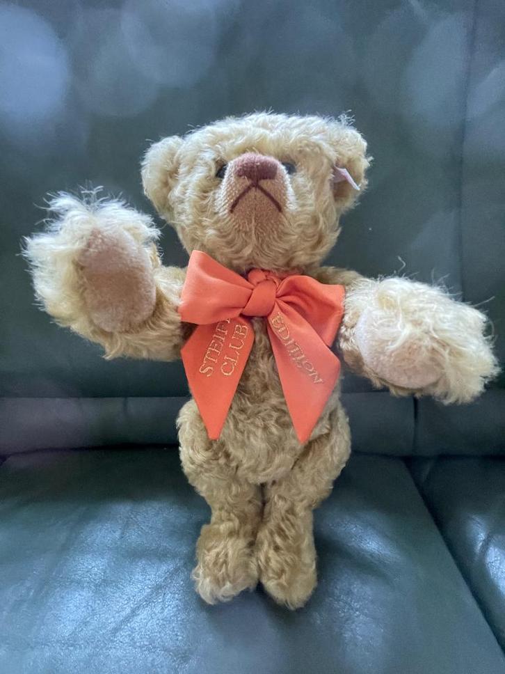 Steiff clubbeer 2009, Ean 420979, Verzamelen, Beren en Cherished Teddies, Zo goed als nieuw, Stoffen beer, Steiff, Ophalen of Verzenden