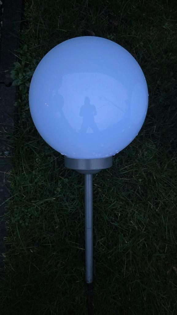 4x Solar tuinverlichting bol 30cm (bijna nieuw!), Tuin en Terras, Buitenverlichting, Nieuw, Minder dan 50 watt, Zonne-energie