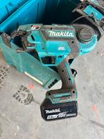 Makita vlechtmachine, 600 watt of meer, Variabele snelheid, A, Wa