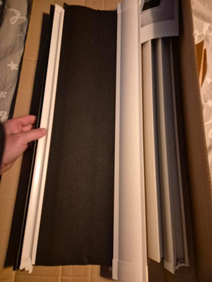 Velux verduisterend rolgordijn NIEUW! 2 stuks, Huis en Inrichting, Stoffering | Gordijnen en Lamellen, Nieuw, Minder dan 100 cm