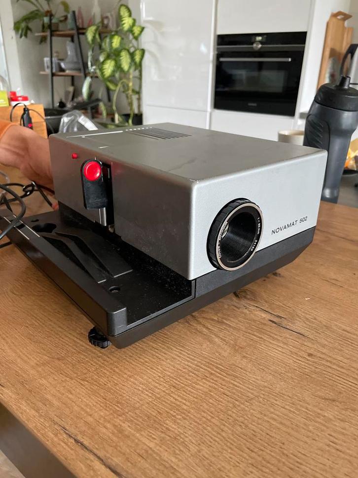 Diaprojector Novamat 502 - Vintage, Audio, Tv en Foto, Diaprojectors, Zo goed als nieuw, Ophalen of Verzenden