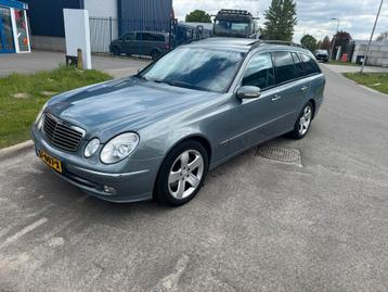 Mercedes-Benz E500 2004 Grijs Vol opties Youngtimer beschikbaar voor biedingen