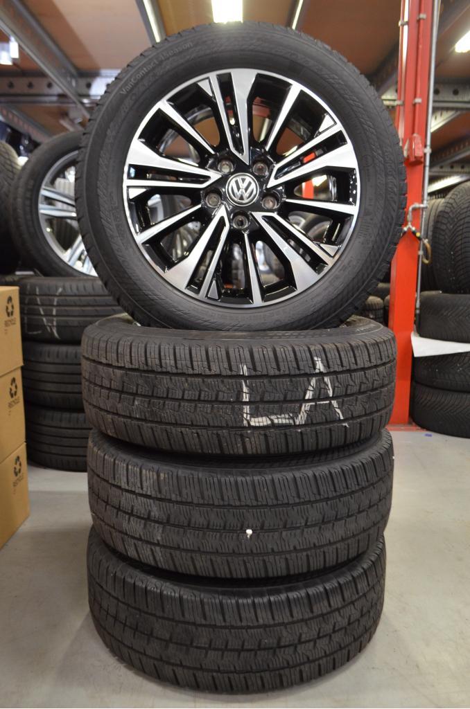 Org. 17" Volkswagen Transporter T5 Velgen + All Seasonbanden, Auto-onderdelen, Banden en Velgen, Banden en Velgen, All Season