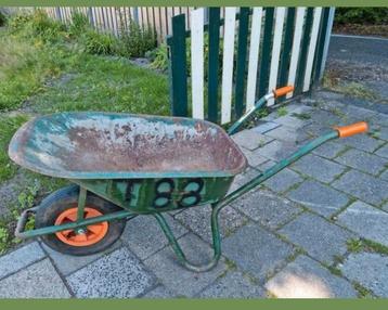 Sterke volledig ijzeren kruiwagen

 beschikbaar voor biedingen