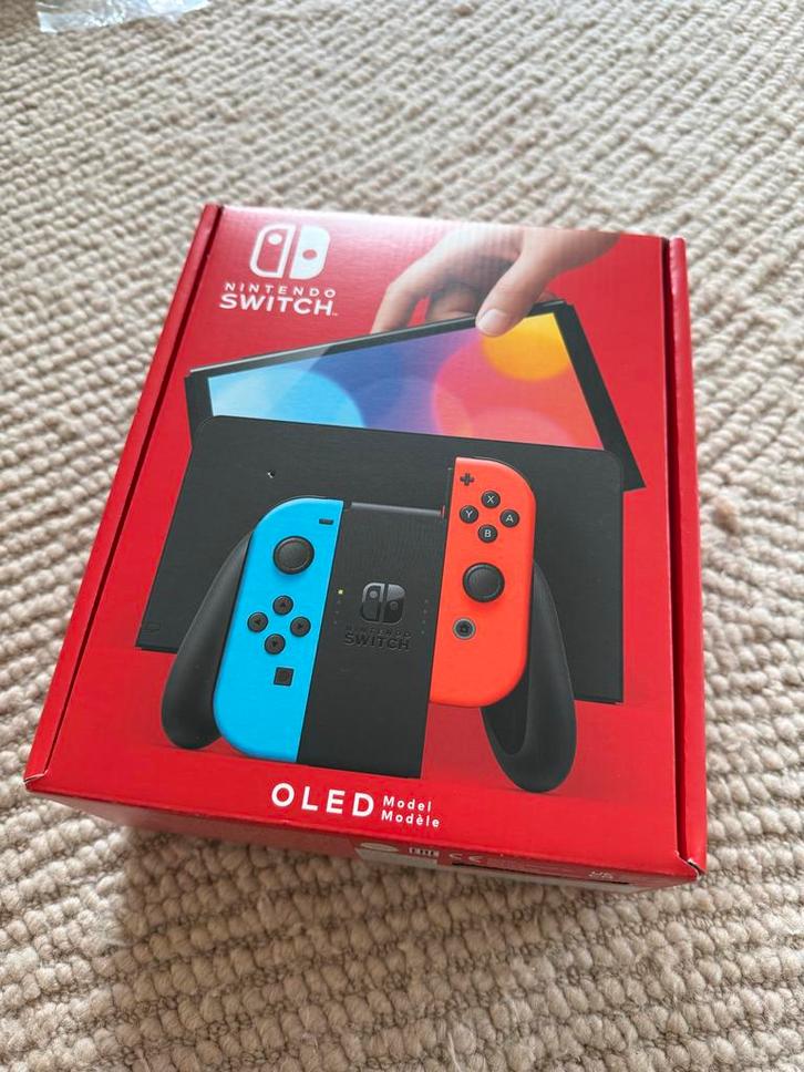 Nintendo Switch OLED + tas, als nieuw, Spelcomputers en Games, Games | Nintendo Switch, Zo goed als nieuw, Avontuur en Actie, 2 spelers