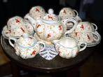 Fraai theeservies handbeschilderd van DITMAR UHBACH., Antiek en Kunst, Ophalen
