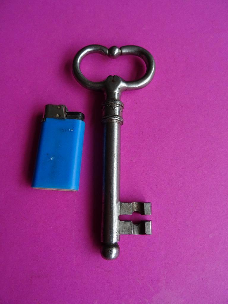 MOOIE ANTIEKE SLEUTEL SLEUTELS SLOT SLOTEN DEUR KIST, Antiek en Kunst, Curiosa en Brocante, Ophalen of Verzenden