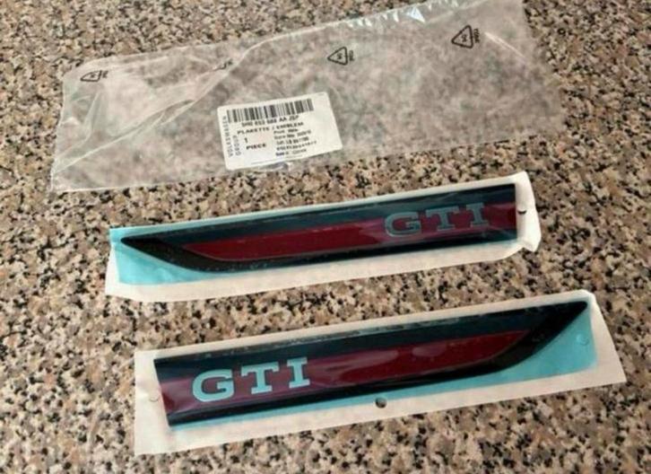 VW GOLF 8 GTI EMBLEEM ZIJSCHERM 5H0853668AA 5H0853668AB ✅, Auto diversen, Autostickers, Ophalen of Verzenden