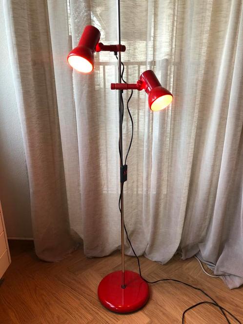 Rode vintage 2-spot vloerlamp | Brillant Leuchten | jaren 70, Huis en Inrichting, Lampen | Vloerlampen, Gebruikt, 100 tot 150 cm