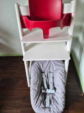 Stokke Tripp Trapp Meegroeistoel met babyset en newbornset beschikbaar voor biedingen