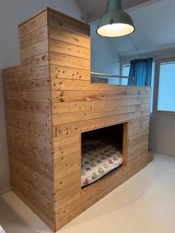 Super robuust en mooi stapelbed / bunkbed  beschikbaar voor biedingen