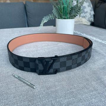 Louis vouttion riem beschikbaar voor biedingen