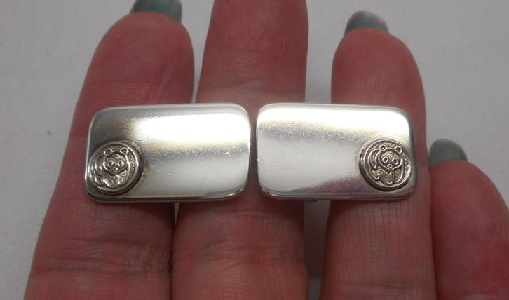 Zilveren mooie manchetten met panda beer ( WNF) nr.1598, Sieraden, Tassen en Uiterlijk, Manchetknopen, Zo goed als nieuw, Zilver