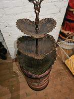 Mooie zware brocante metalen etagere, Huis en Inrichting, Woonaccessoires | Etagères, Ophalen of Verzenden, Zo goed als nieuw