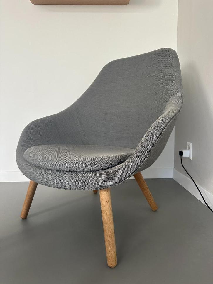 Hay About a Lounge Chair AAL met kussen en voetenbank, Huis en Inrichting, Fauteuils, Zo goed als nieuw, Hout, Stof, 75 tot 100 cm