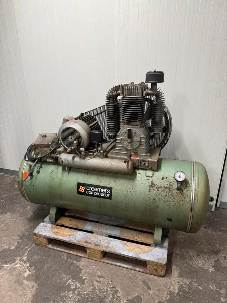 Creemers CST900 zuigercompressor op tank 15Bar, Doe-het-zelf en Verbouw, Compressors, Gebruikt, 10 bar of meer, 100 liter of meer