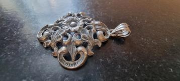 Zilveren art nouveau hanger beschikbaar voor biedingen
