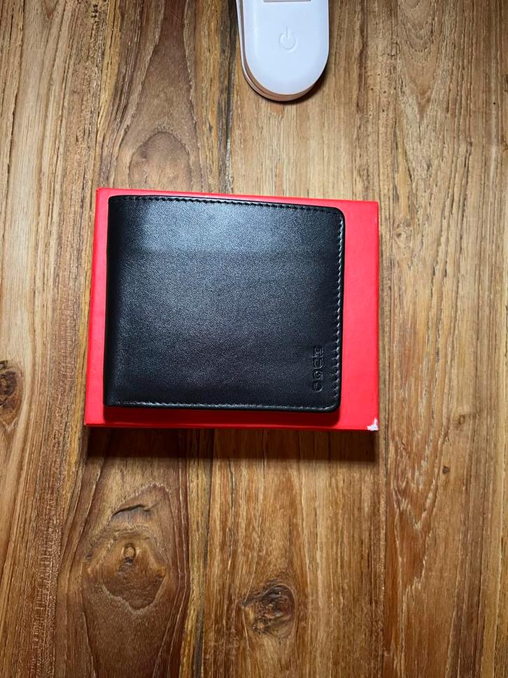 Hugo Boss Portemonnee - Stijlvol & Praktisch, Sieraden, Tassen en Uiterlijk, Portemonnees, Zo goed als nieuw, Overige merken, Zwart