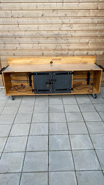 Televisiemeubel . Nieuw. Niet gebruikt. Bezorgen mogelijk beschikbaar voor biedingen