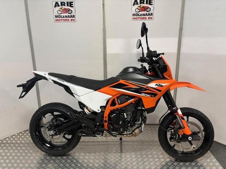 KTM 125 SMC R (bj 2025), Motoren, Motoren | KTM, Bedrijf, SuperMoto, meer dan 35 kW, 2 cilinders
